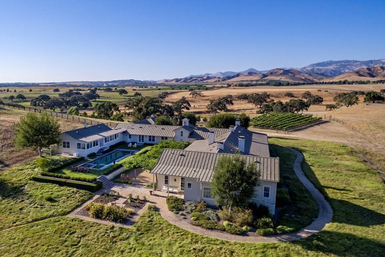 Room to Breathe Homes with Sprawling Acreage Real Estate for Sale